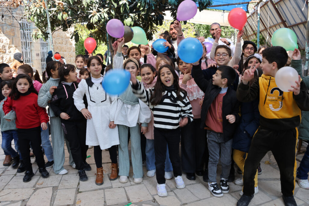 Best Programs to Volunteer with Palestinian Refugees And Children