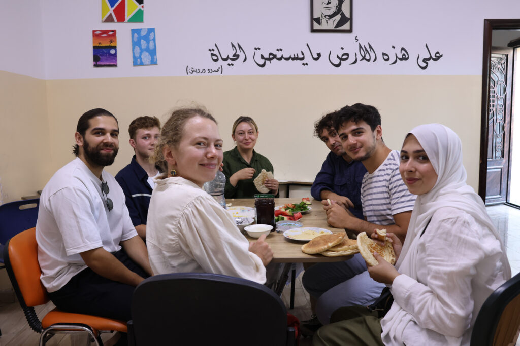 6 Community Development Volunteer Programs in Palestine